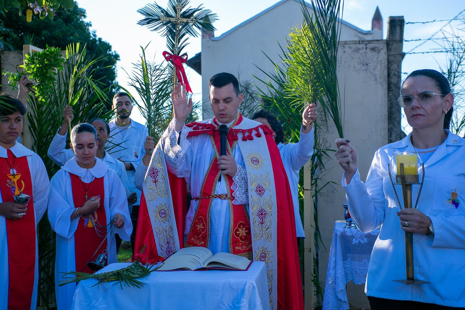 DOMINGO DE RAMOS EM SERRA DO SALITRE, FÉ E DEVOÇÃO MARCAM O INÍCIO DA SEMANA SANTA