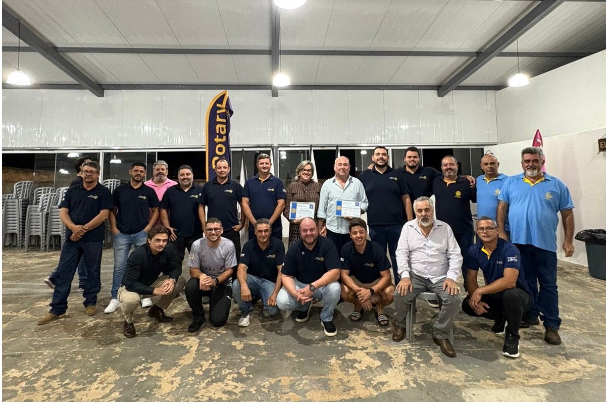 Motoristas Meire e Mosar Recebem Homenagem por 15 Anos Conduzindo “Destinos” em Serra do Salitre