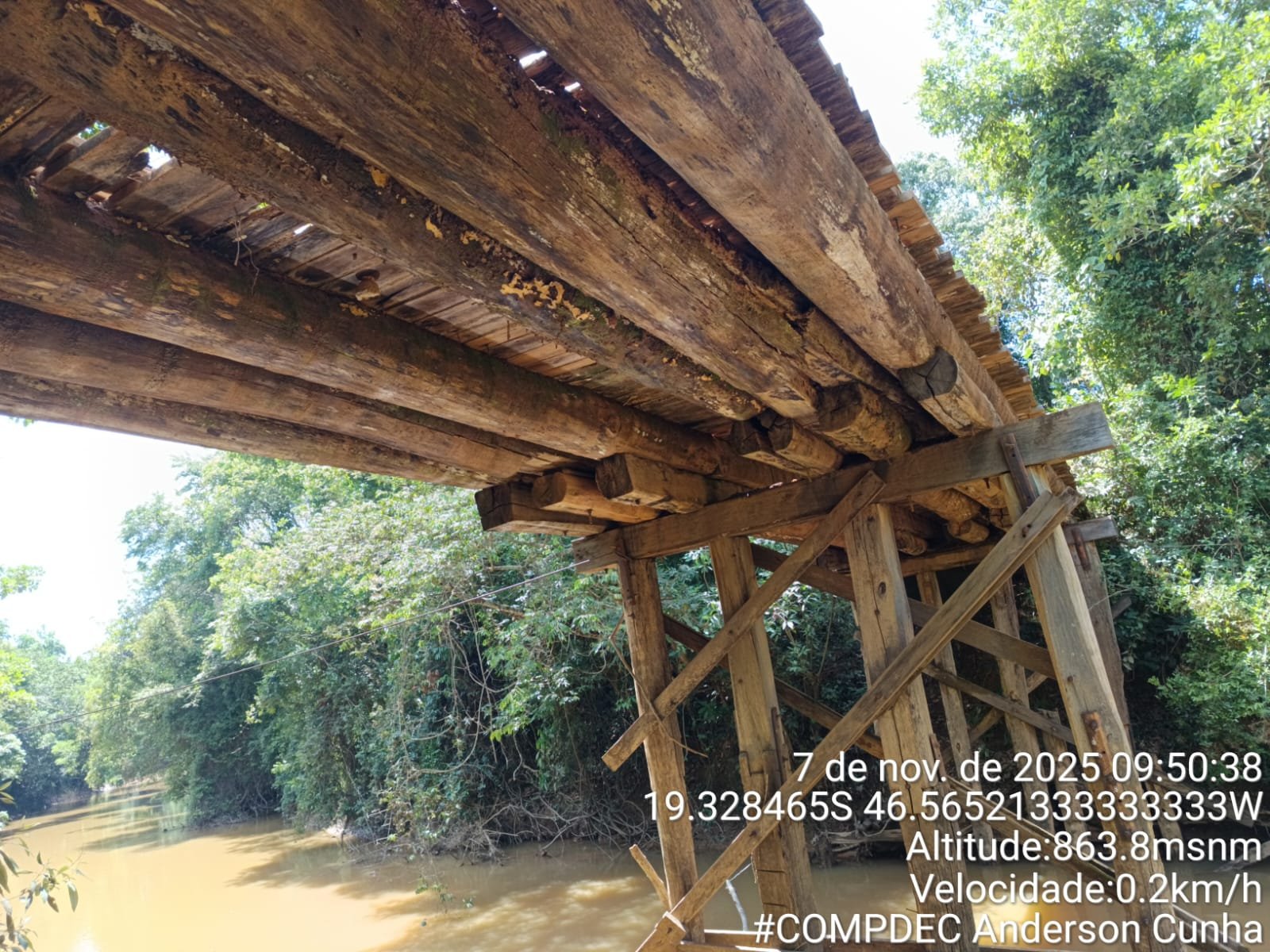 URGENTE: PONTE ENTRE SERRA DO SALITRE E IBIÁ É INTERDITADA APÓS VISTORIA QUE CONSTATOU RISCO DE COLAPSO