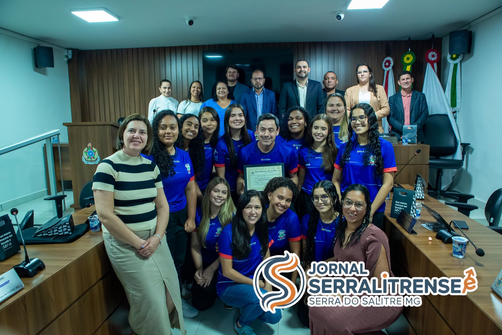 CÂMARA MUNICIPAL DE SERRA DO SALITRE HOMENAGEIA UNIÃO HANDEBOL CLUB O 5º MELHOR DO ESTADO