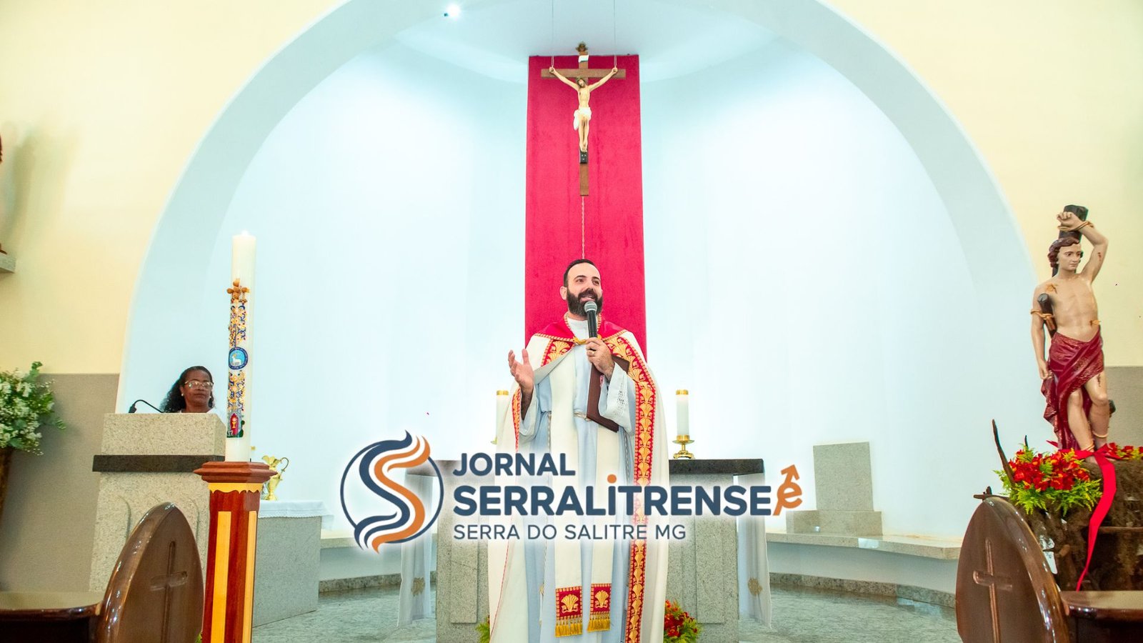 BATISMO COLETIVO REÚNE FAMÍLIAS NA MATRIZ DE SÃO SEBASTIÃO EM SERRA DO SALITRE