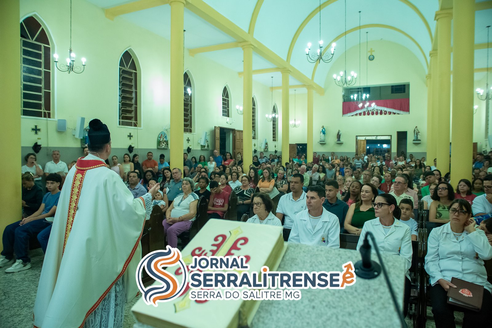 SERRA DO SALITRE INICIA NOVENÁRIO DE SÃO SEBASTIÃO COM ALVORADA E ENVIO DE SEMINARISTA