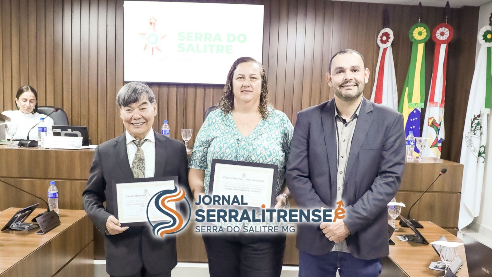 DR. PAULO UEJO E ANDRÉA FERNANDES RECEBEM TÍTULO DE CIDADÃOS HONORÁRIOS EM SERRA DO SALITRE