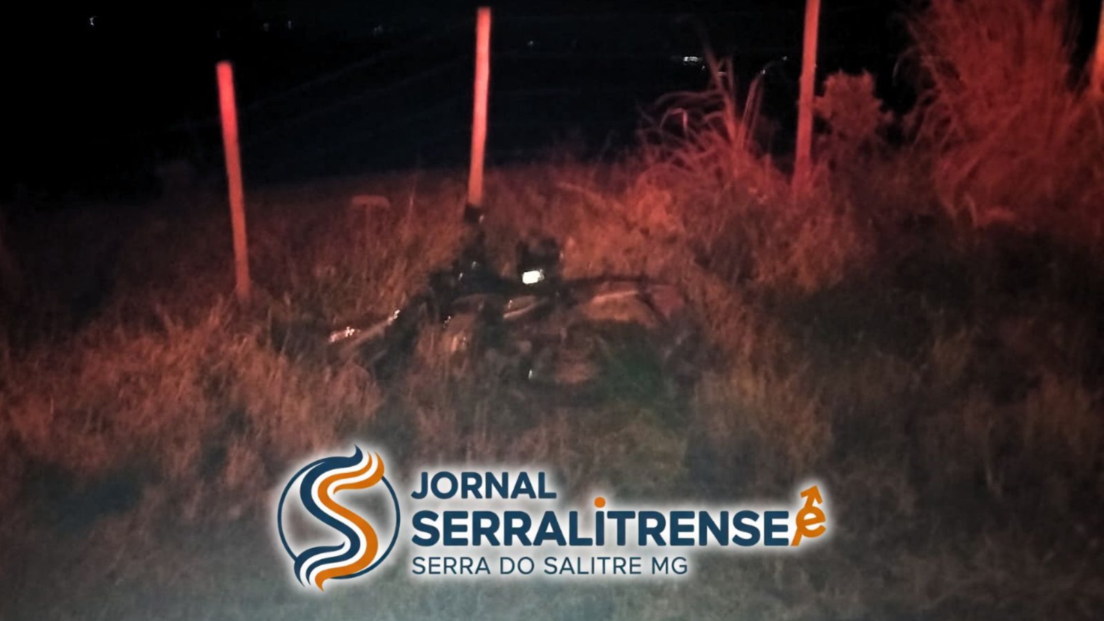 JOVEM FICA FERIDO APÓS ACIDENTE DE MOTO NA MG-230 EM SERRA DO SALITRE