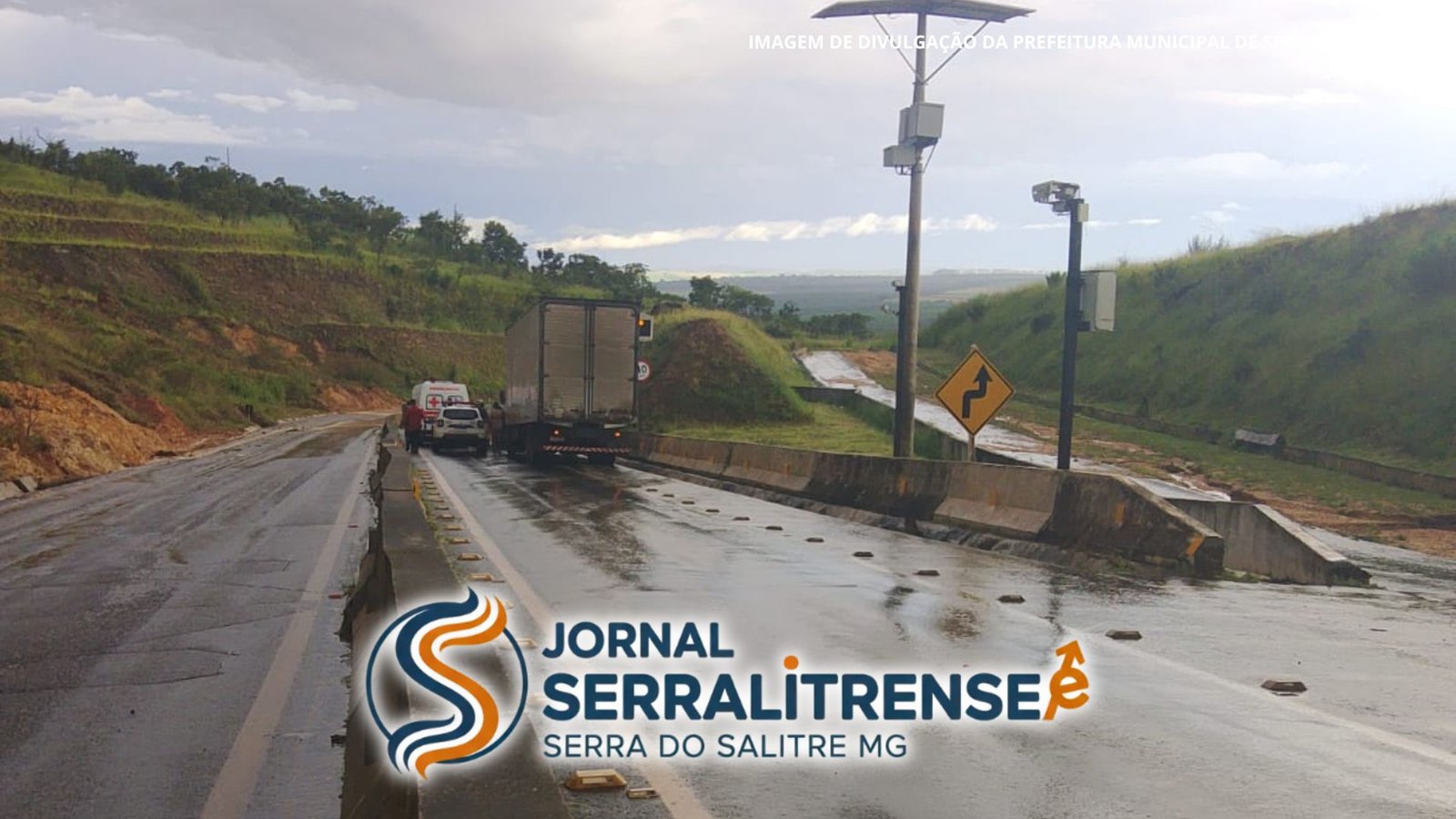 ACIDENTE ENTRE MOTO E CAMINHÃO NA SERRA DA CATIARA DEIXA DUAS VÍTIMAS NA TARDE DESTE SÁBADO (04/04)