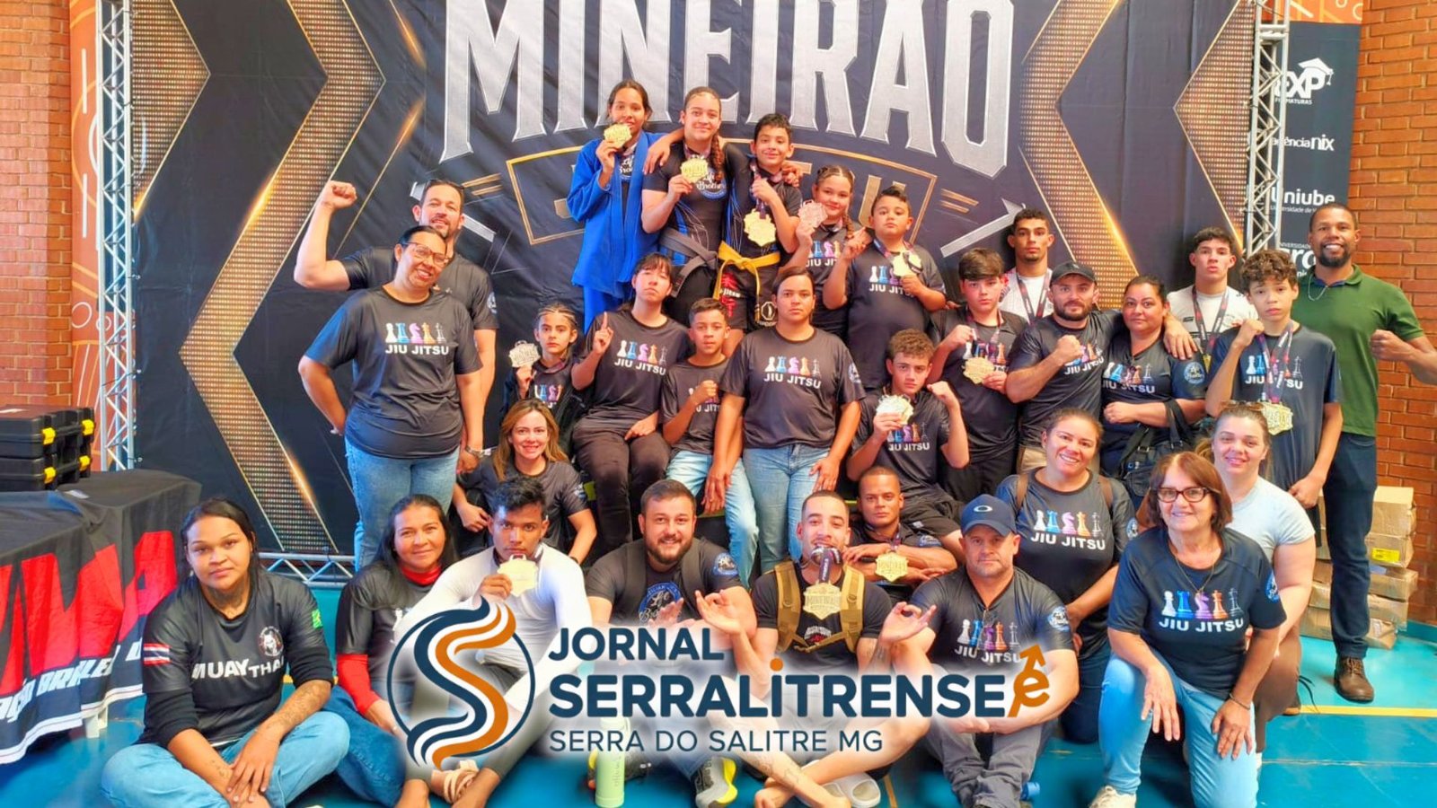 EQUIPE DE JIU-JITSU DE SERRA DO SALITRE BRILHA EM CAMPEONATO COM CHUVA DE MEDALHAS EM UBERABA