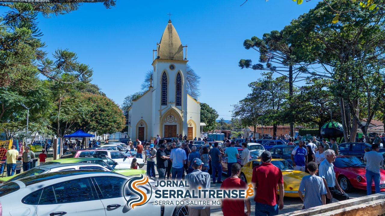 Encontro de Carros Antigos em Serra do Salitre arrecada fundos para APAE