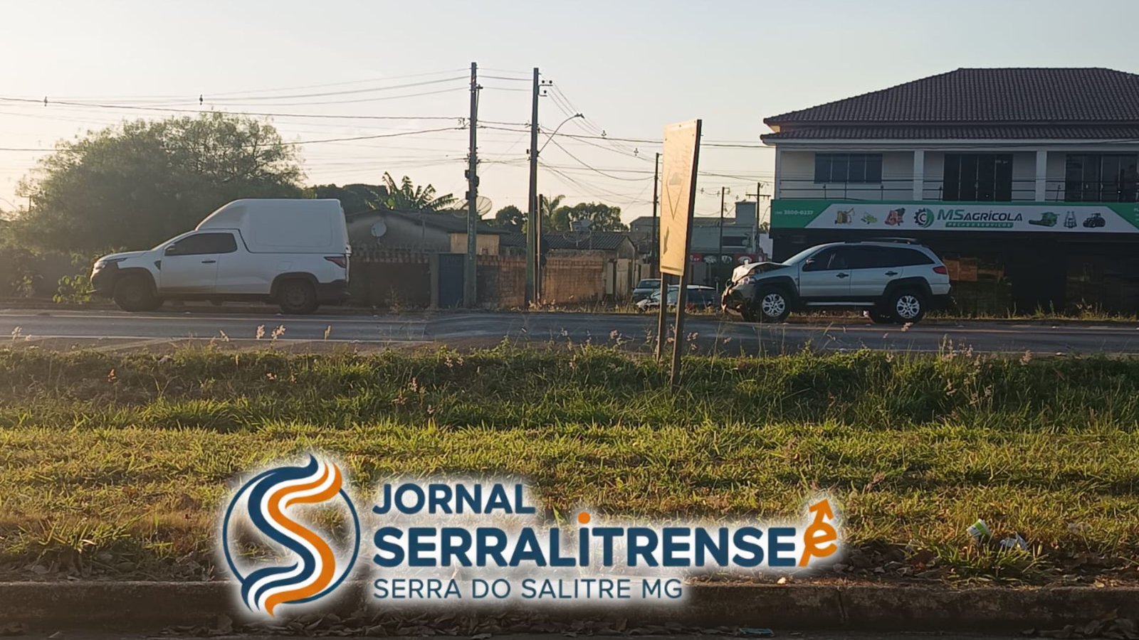 Acidente Entre Dois Carros Deixa Dois Feridos Na BR-146 Em Serra Do Salitre
